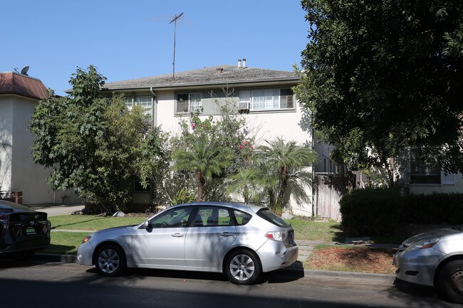 1051 S Holt Ave in Los Angeles, CA - Foto de edificio - Building Photo