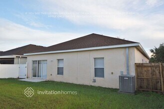 7610 Wood Violet Dr in Gibsonton, FL - Building Photo - Building Photo