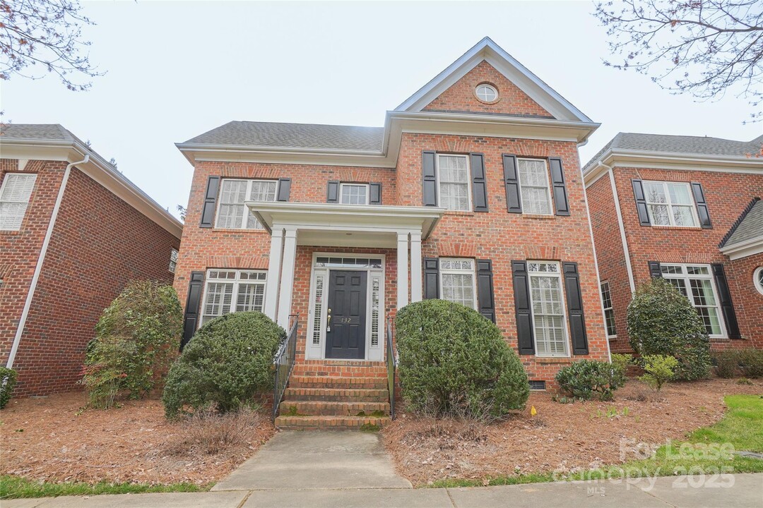 132 Berkshire Ave in Belmont, NC - Building Photo