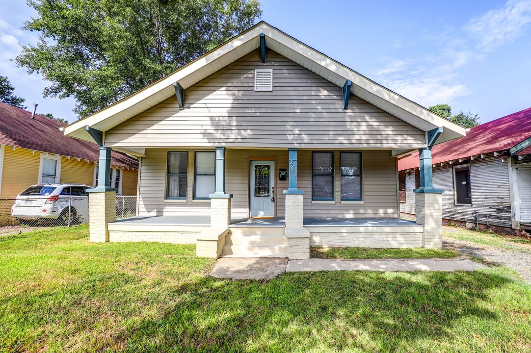 2309 Olive St in Texarkana, TX - Building Photo