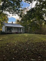 3839 Poverty Hall Rd in Quinton, VA - Building Photo