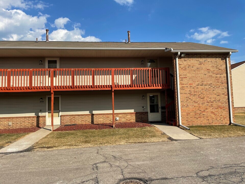 31741 Nardelli Ln in Roseville, MI - Building Photo