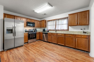 5018 Bell Dr SE in Smyrna, GA - Foto de edificio - Building Photo