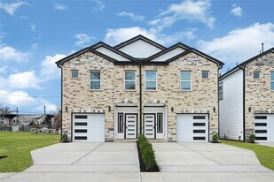 13108 Donegal Way in Houston, TX - Building Photo