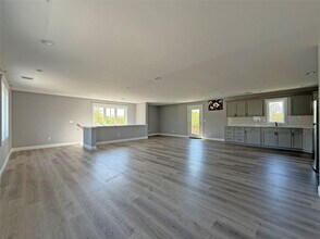 19 Kroemer Ave in Riverhead, NY - Building Photo - Building Photo