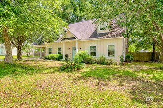 111 Robbins Blvd in Daphne, AL - Building Photo - Building Photo