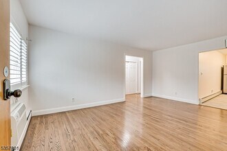 365 Bloomfield Ave in Verona, NJ - Building Photo - Building Photo