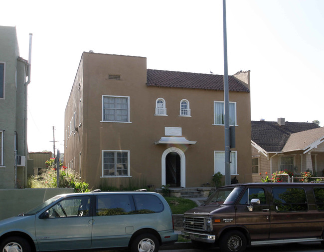 1124 N Hoover St in Los Angeles, CA - Building Photo - Building Photo