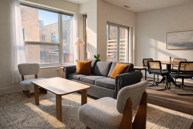 1040 N Cass St, Unit SI ID1379057P in Milwaukee, WI - Building Photo - Building Photo