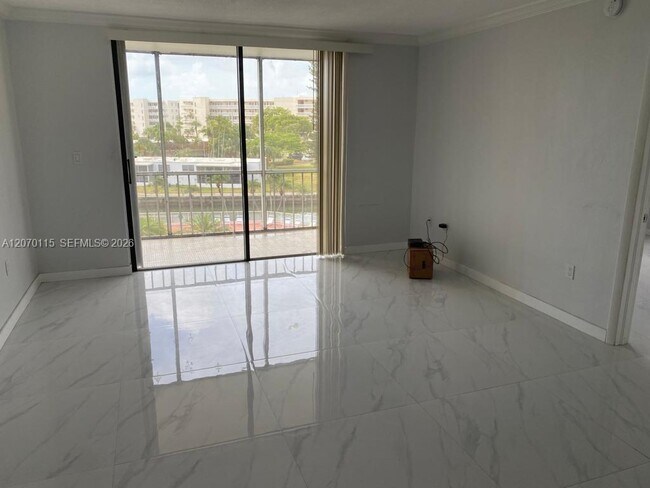 property at 2859 Leonard Dr
