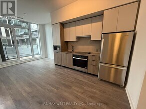 1007 The Queensway in Toronto, ON - Building Photo - Building Photo