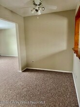 136 N Chestnut St in New Paltz, NY - Foto de edificio - Building Photo