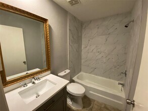 10946 Bexley Dr in Houston, TX - Building Photo - Building Photo