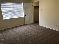 1801 Sara Dr photo'
