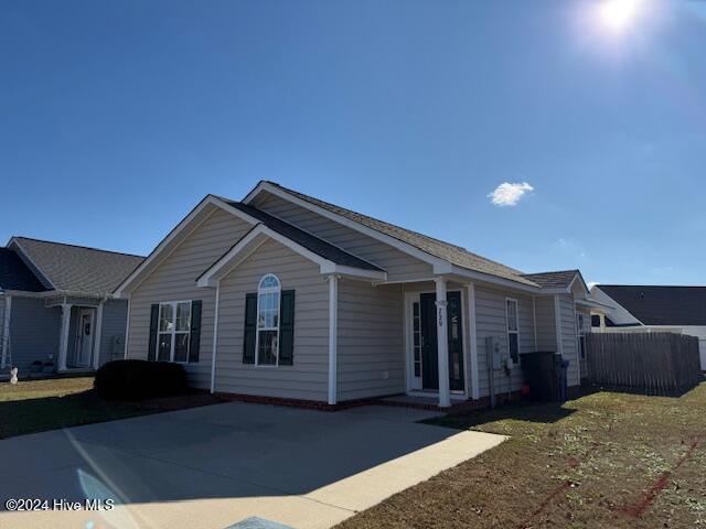 729 Seneca Ct in Winterville, NC - Building Photo