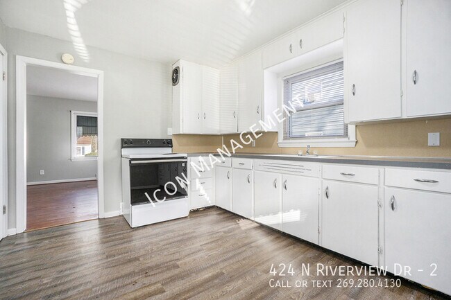 424 N Riverview Dr in Parchment, MI - Building Photo - Building Photo
