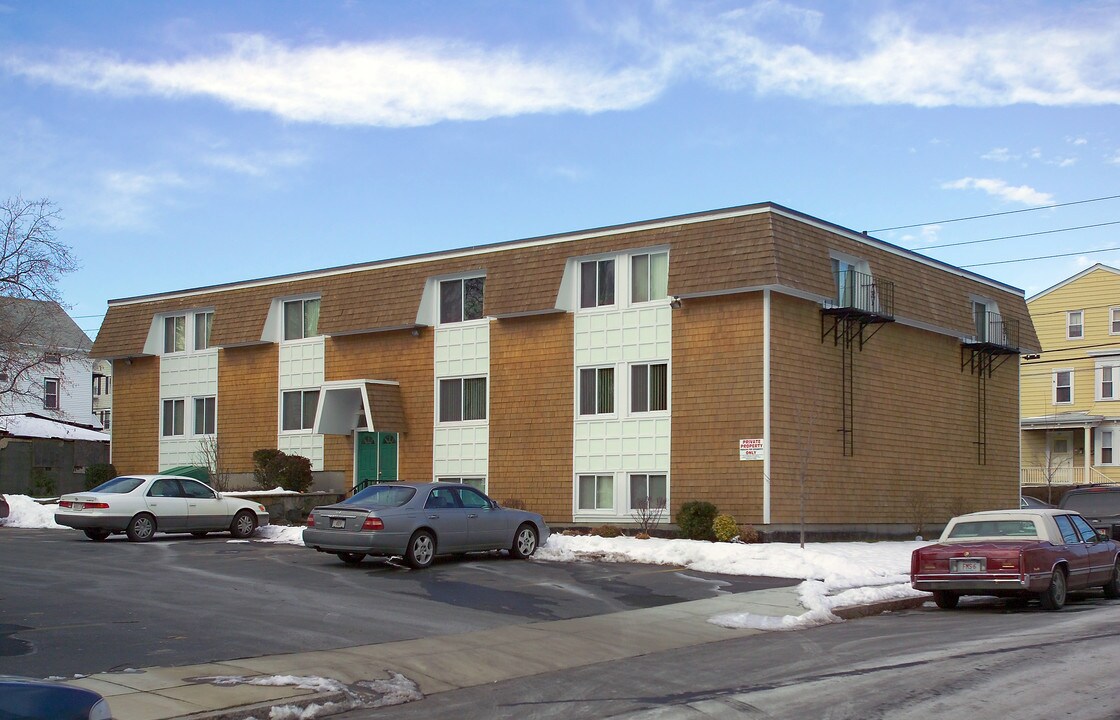 905 Locust St in Fall River, MA - Foto de edificio