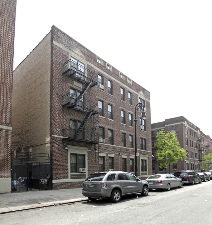 15 Westminster Road in Brooklyn, NY - Building Photo