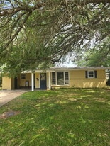 621 Mary Ann St in Opelousas, LA - Building Photo