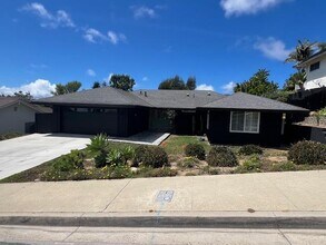2015 Elevada St in Oceanside, CA - Building Photo - Building Photo