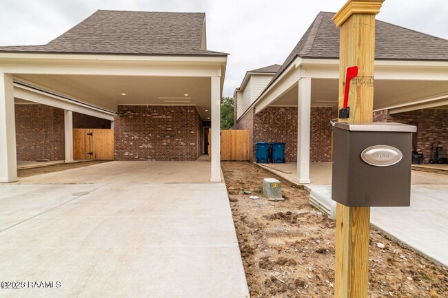 108 Millie Park Dr in Lafayette, LA - Building Photo - Building Photo