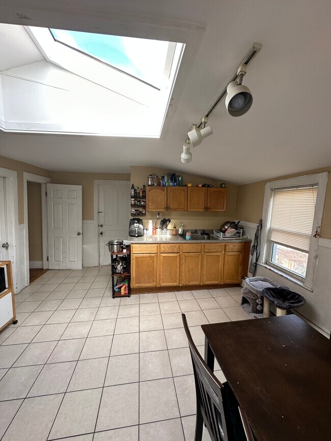 42 Shepard St, Unit 3 in Boston, MA - Building Photo - Building Photo