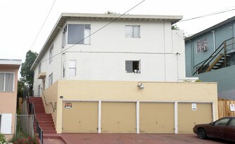 2717 23rd Ave in Oakland, CA - Building Photo
