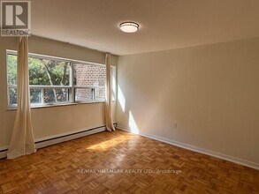 159 Stephen Dr in Toronto, ON - Building Photo - Building Photo