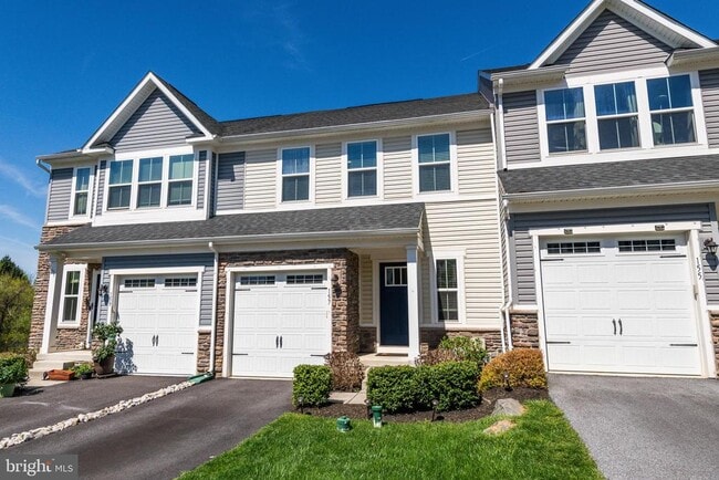 property at 157 Mulberry Dr