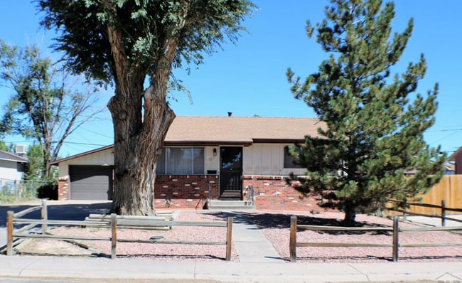 property at 3211 Fairfield Ln