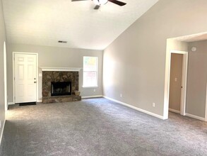 1521 Timber Heights Dr in Loganville, GA - Building Photo - Building Photo