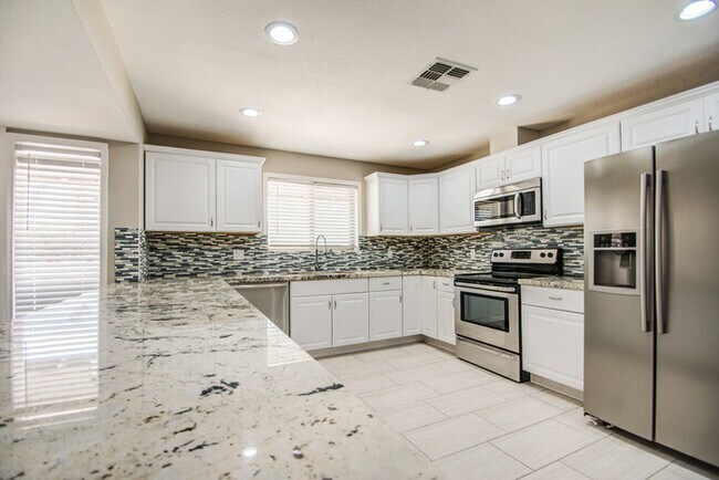 property at 1046 E Bluebell Ln