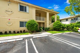 8490-8496-8496 NW 40th St in Coral Springs, FL - Building Photo