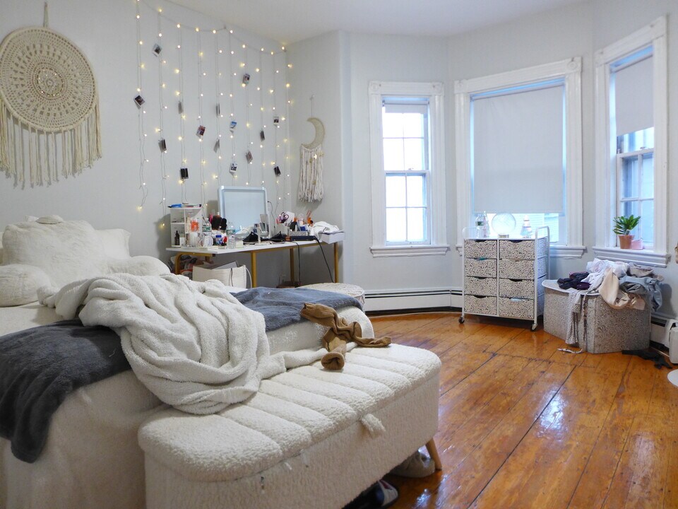 139 Saint Alphonsus St in Boston, MA - Building Photo