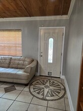 809 Patbur Ave in Tampa, FL - Building Photo - Building Photo