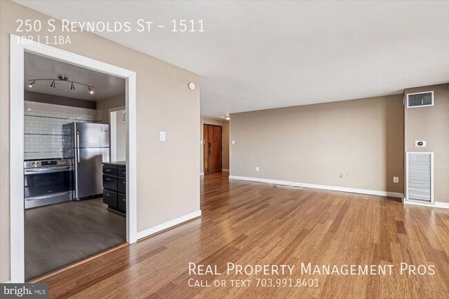 250 S Reynolds St in Alexandria, VA - Building Photo - Building Photo