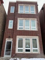 2707 W Polk St, Unit 2 in Chicago, IL - Building Photo