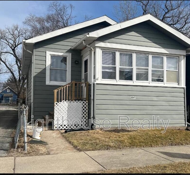6247 Monroe Ave in Hammond, IN - Building Photo