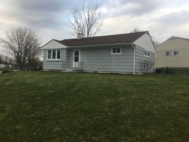 2451 Danz Ave in Kettering, OH - Foto de edificio - Building Photo