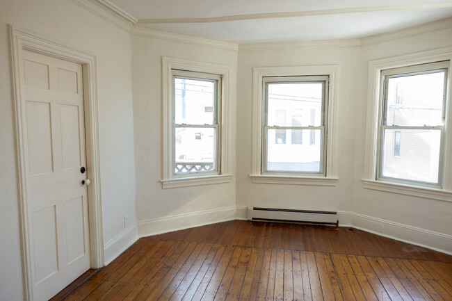 30 Royal St, Unit Apt 1