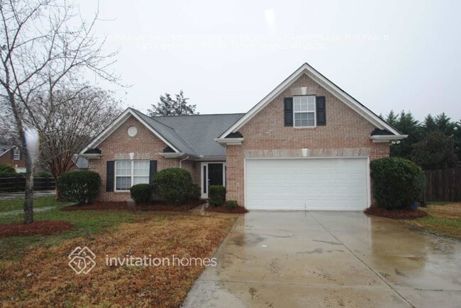 property at 8427 Quail Hollow Dr