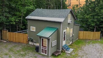 4 Sunset Ave in Greenville, ME - Building Photo