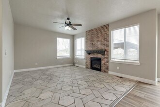 2105 E Weeping Cherry Ln in Eagle Mountain, UT - Building Photo - Building Photo