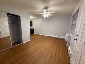 4533 N Dover St, Unit 4610- 2C in Chicago, IL - Building Photo - Building Photo