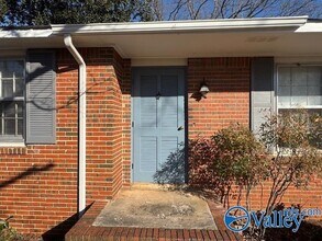 3318 E Helena Dr NW in Huntsville, AL - Building Photo - Building Photo