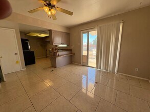 3420 Dundee St in El Paso, TX - Foto de edificio - Building Photo