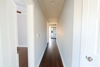 2839 N Newland Ave in Chicago, IL - Building Photo - Building Photo