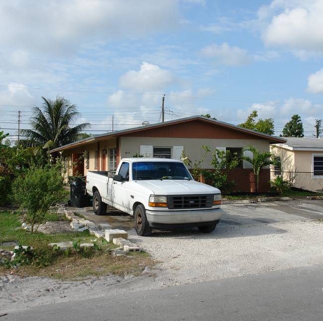 3112-3118 SW 12th Pl in Fort Lauderdale, FL - Building Photo - Building Photo