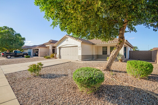 1098 W Oak Tree Ln in San Tan Valley, AZ - Building Photo - Building Photo