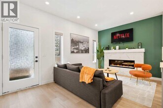 1313-1320 20 Ave NW in Calgary, AB - Building Photo - Building Photo